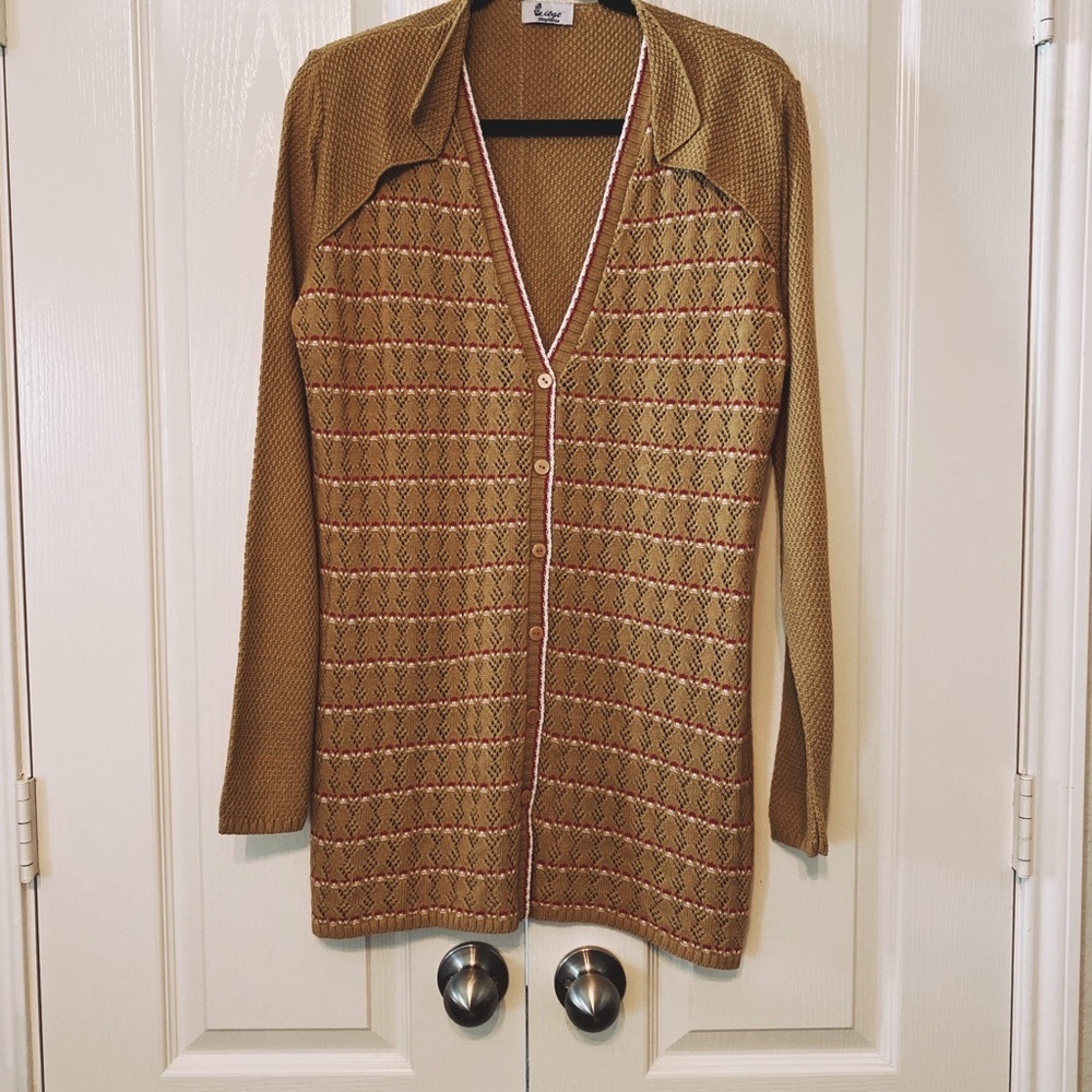Woman’s Long button down Cardigan Size Medium